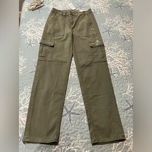 American Eagle NWT…woman size 2 stretch jeans